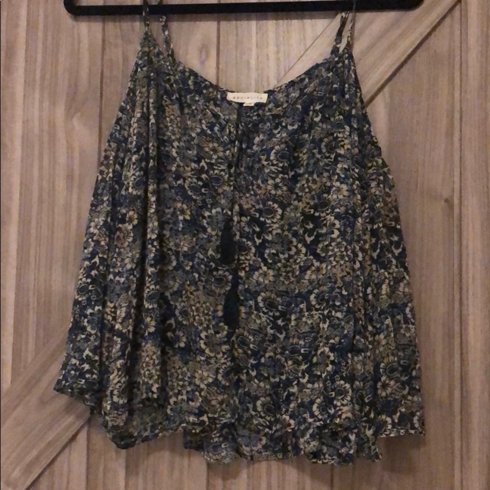 Women’s open shoulder blouse size S